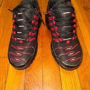 Nike Air Max Black and Red Men's Sneakers